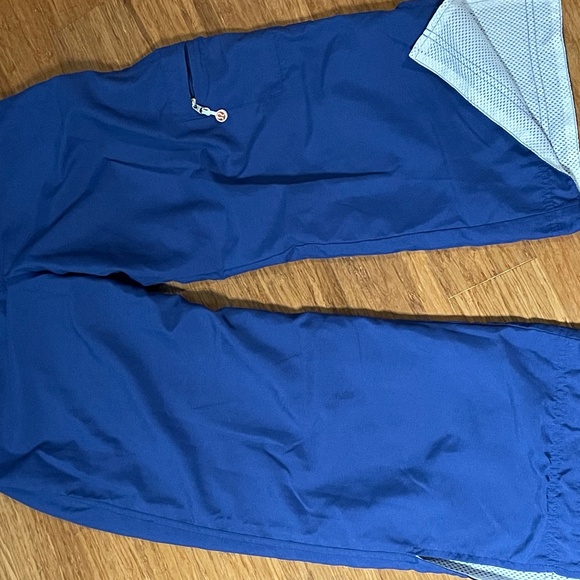 RARE Women's VINTAGE Lululemon 6 capri pants - Picture 1 of 3